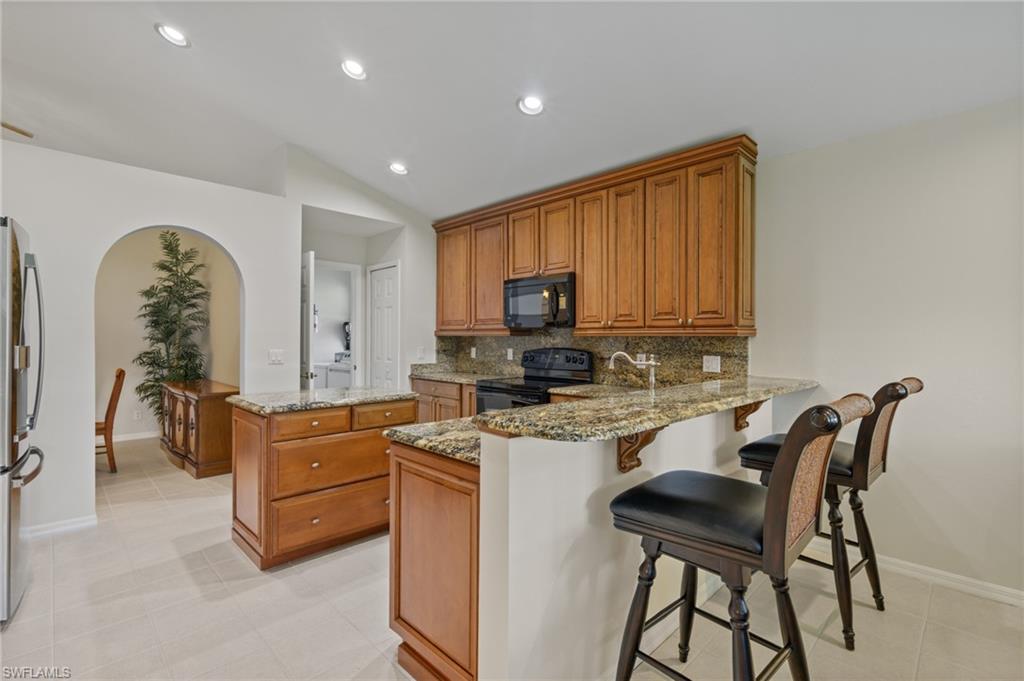 22025 Seashore Cir Property Photo 5