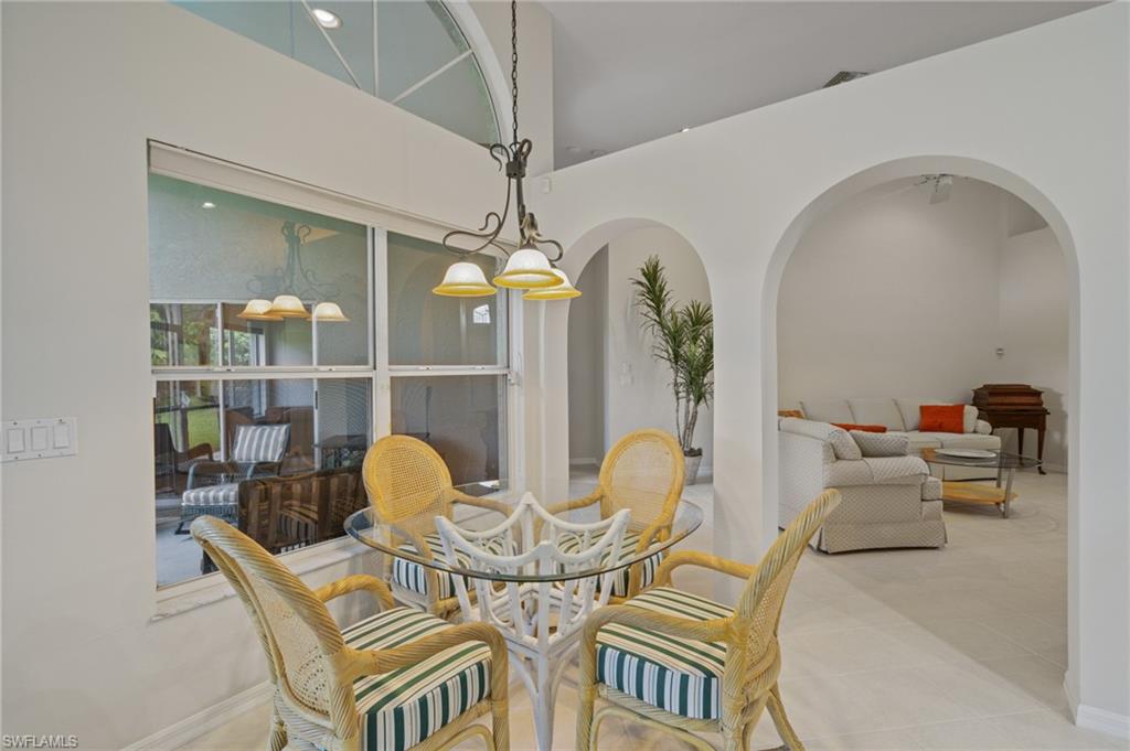 22025 Seashore Cir Property Photo 6