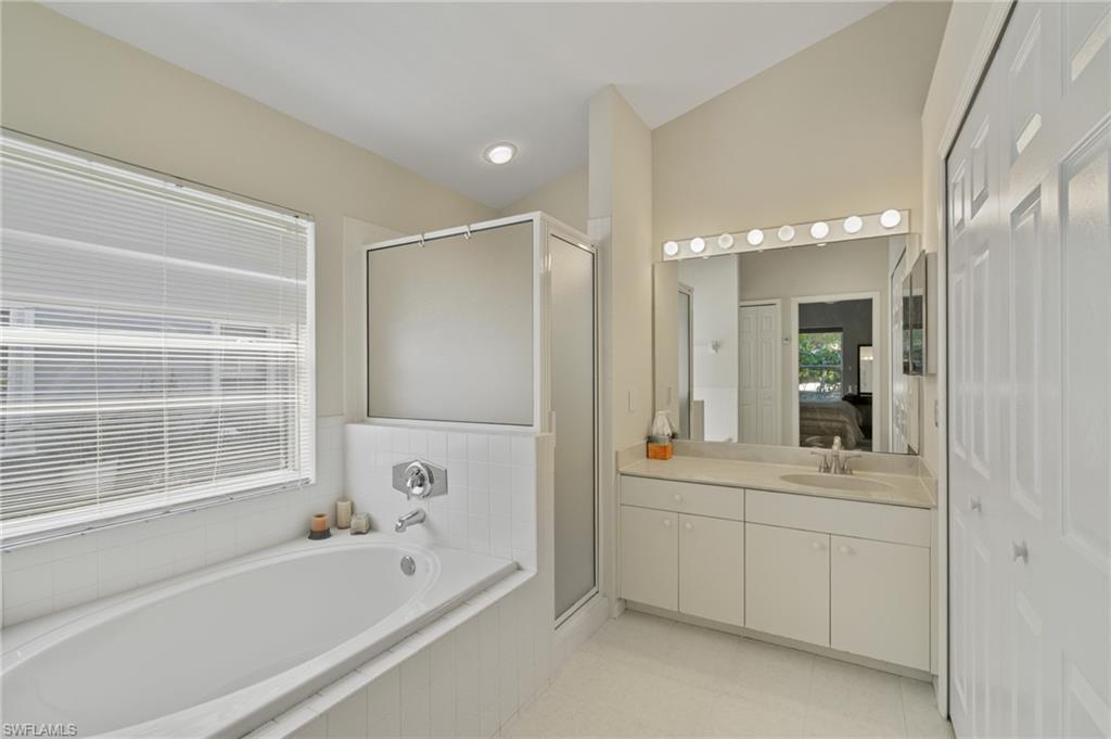 22025 Seashore Cir Property Photo 11