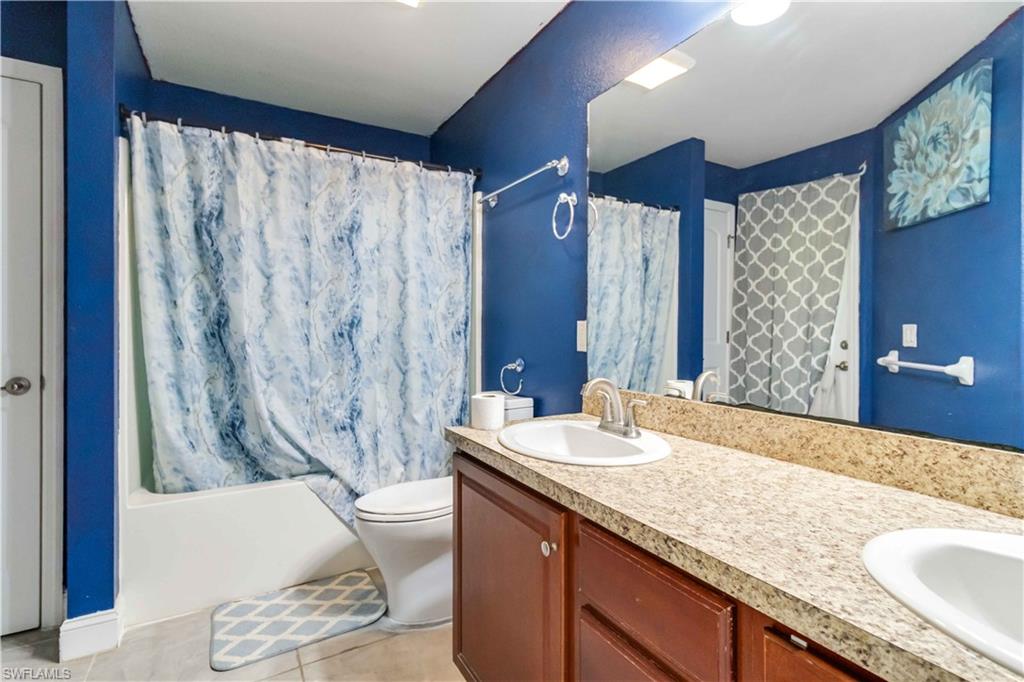 915 Alvin Ave Property Photo 17