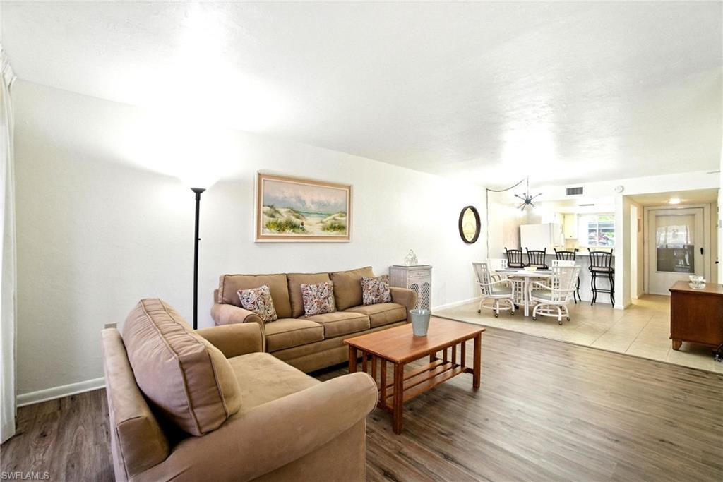 2079 Barkeley Ln # 6 Property Photo 1