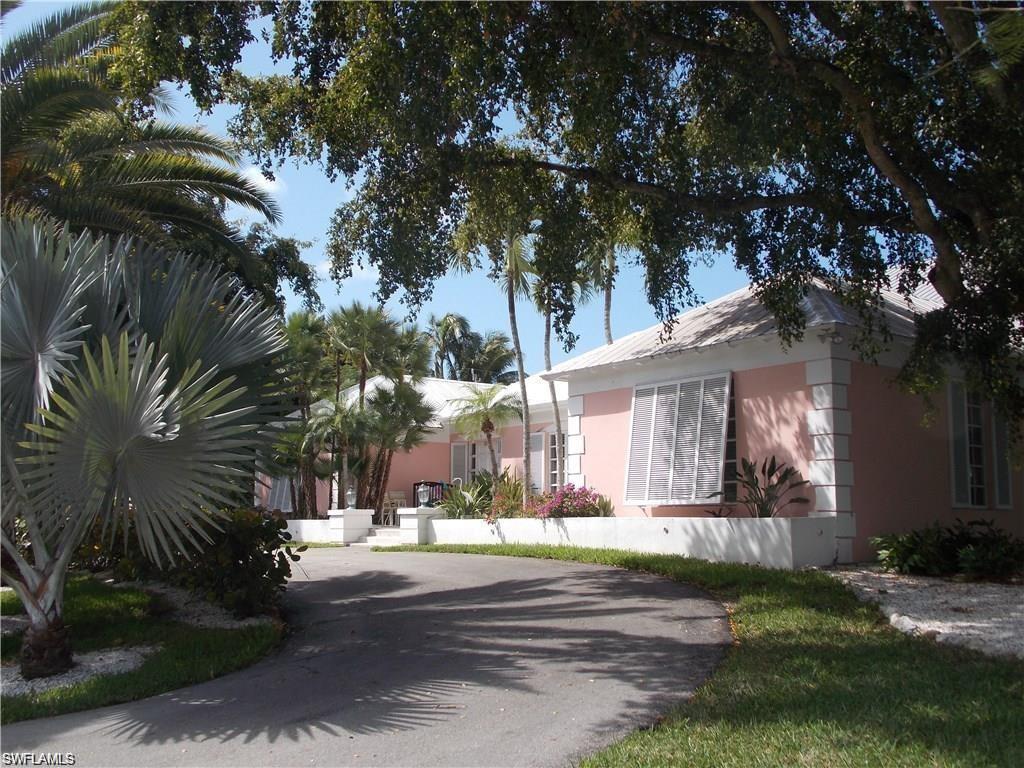 320 Gulf Shore Blvd S Property Photo 1