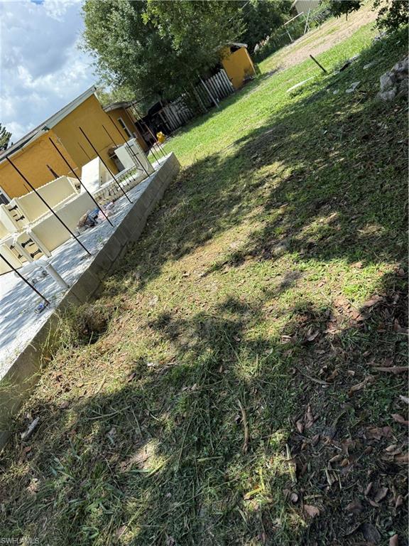 2180 Towles St Property Photo 3
