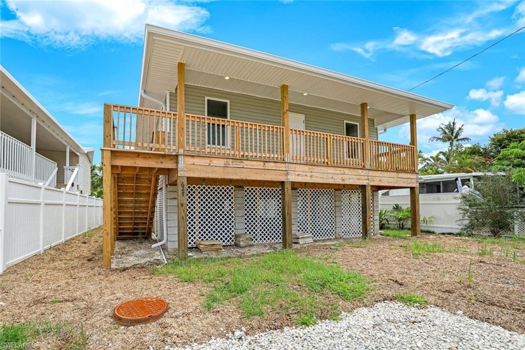 627 Palm AVE Property Photo 1