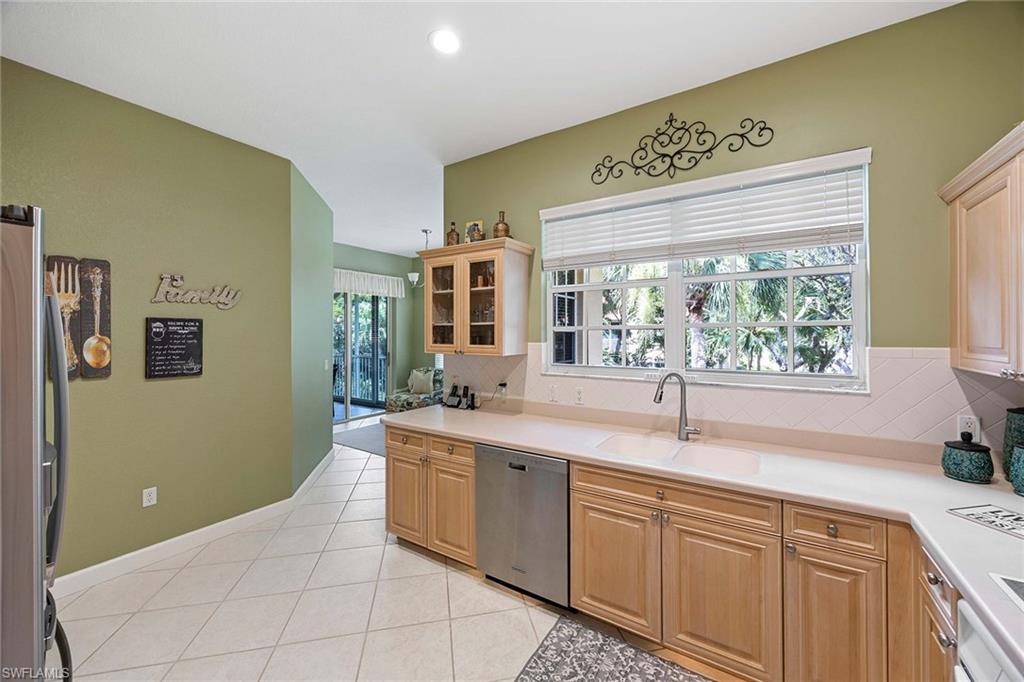26960 Wyndhurst Ct # 202 Property Photo 16
