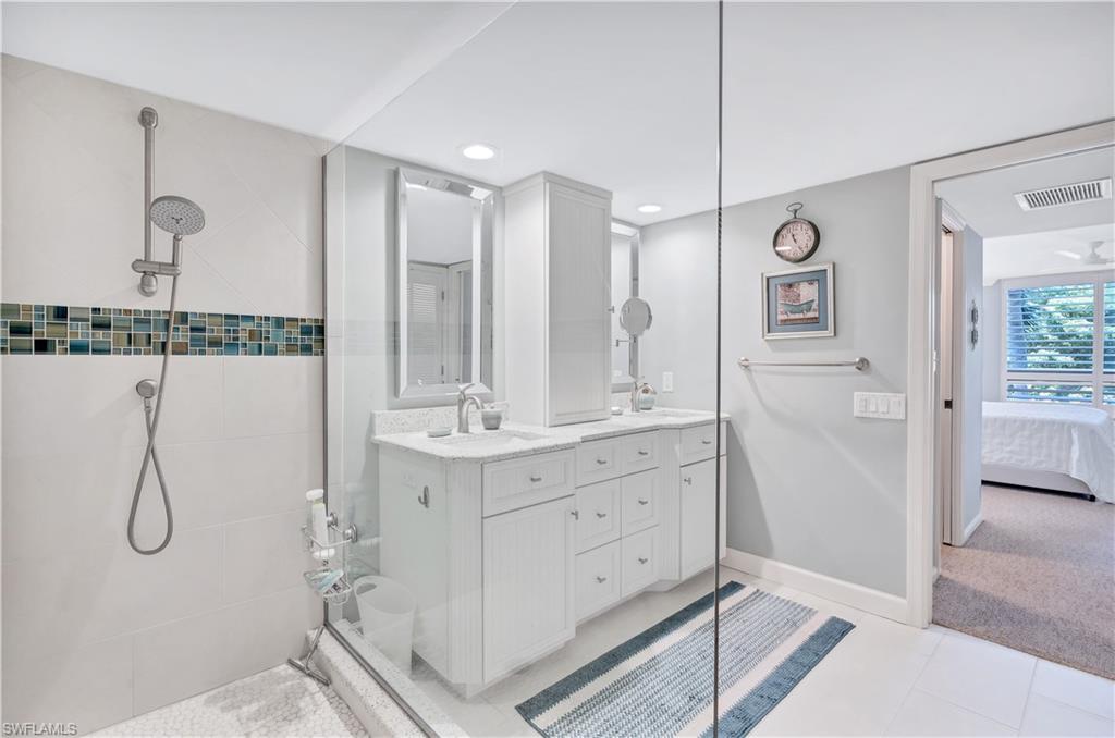 2400 Gulf Shore Blvd N 203 Property Photo 16