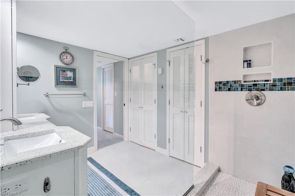 2400 Gulf Shore Blvd N 203 Property Photo 17