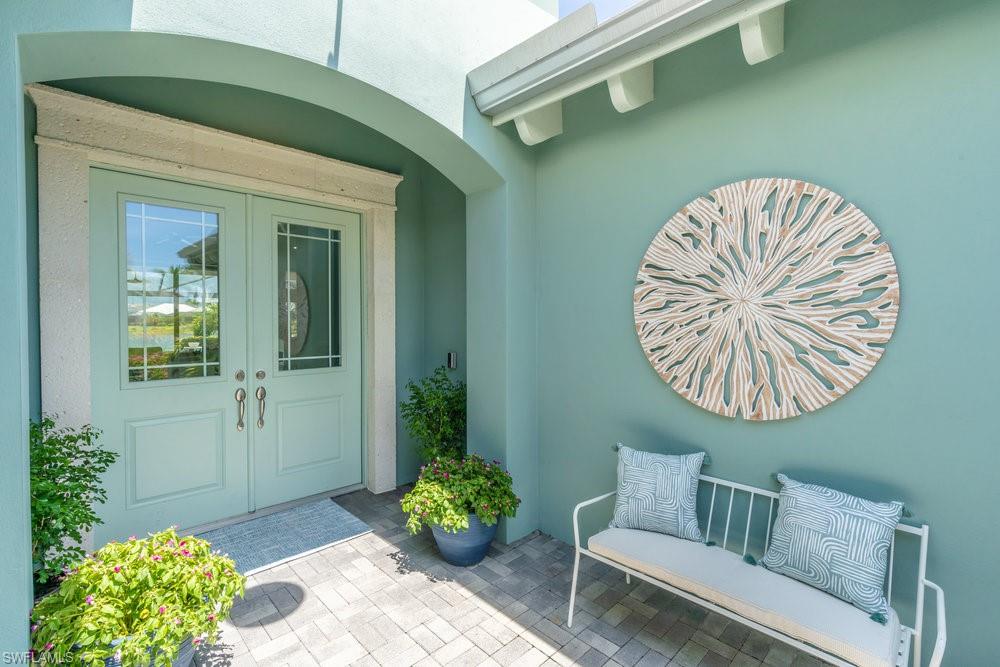 5060 Martinique Dr Property Photo 4