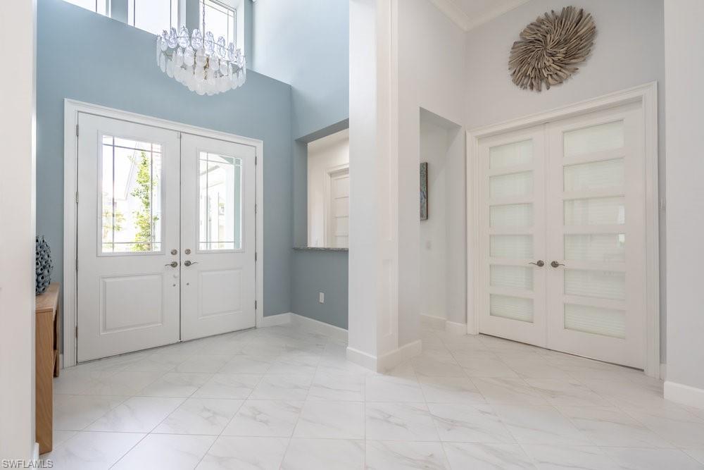 5060 Martinique Dr Property Photo 7