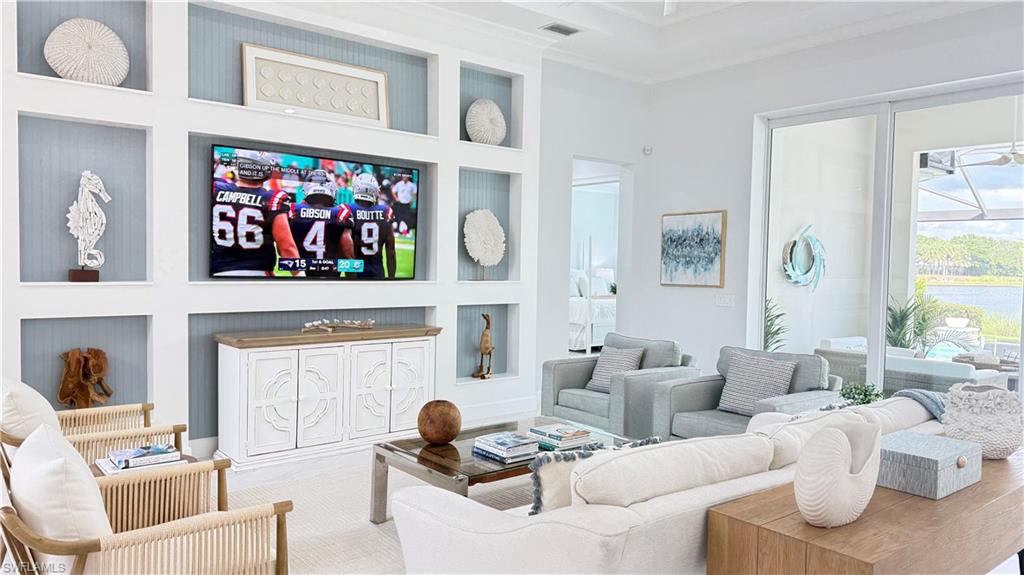 5060 Martinique Dr Property Photo 8