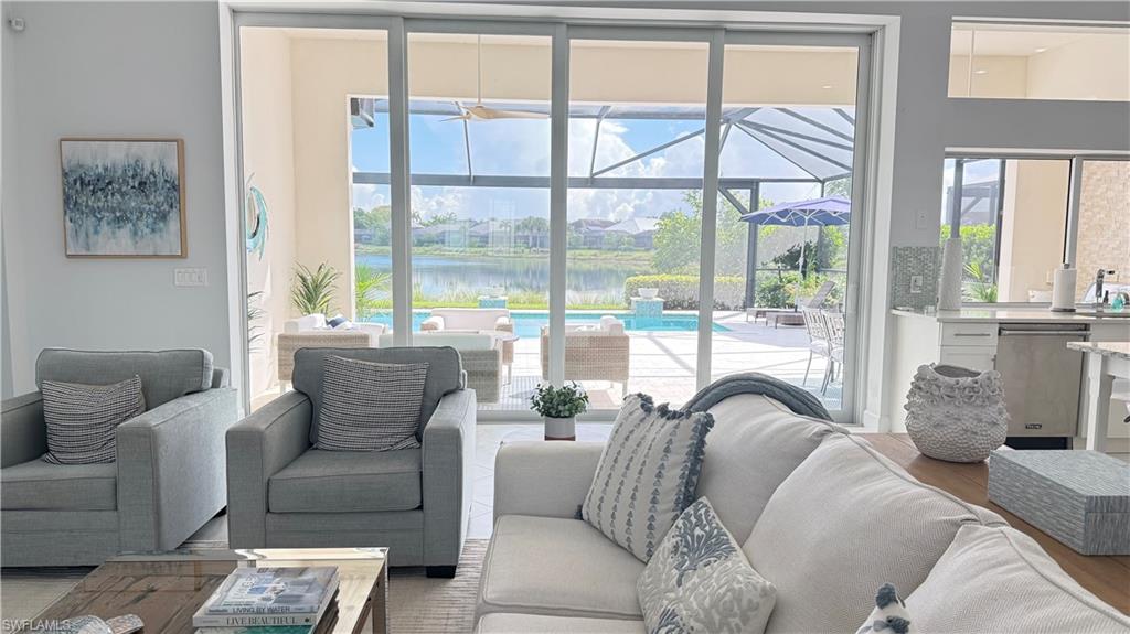 5060 Martinique Dr Property Photo 10