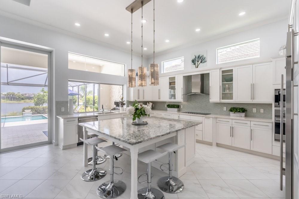 5060 Martinique Dr Property Photo 13