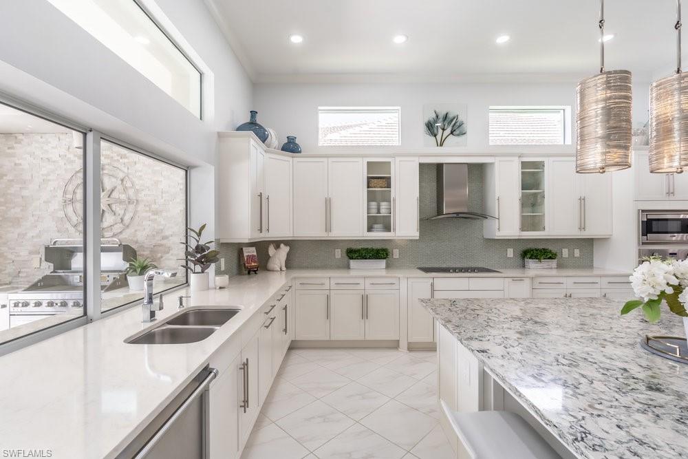 5060 Martinique Dr Property Photo 15