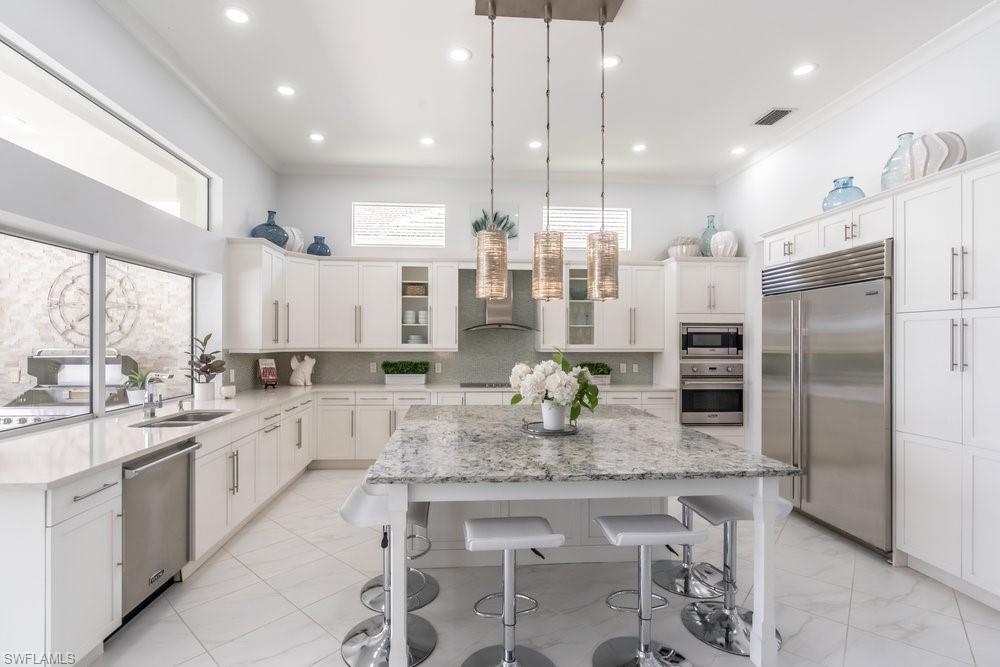 5060 Martinique Dr Property Photo 16