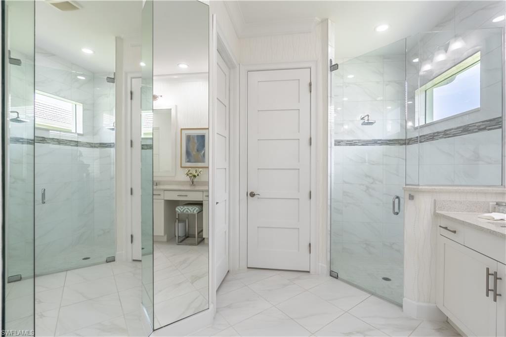 5060 Martinique Dr Property Photo 27