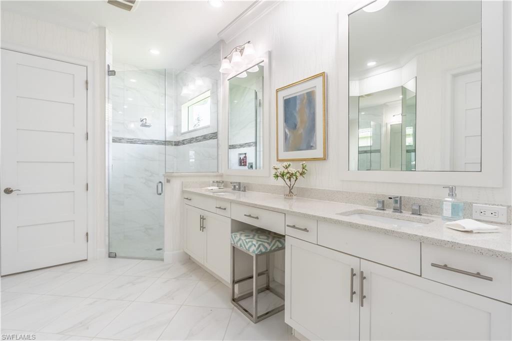 5060 Martinique Dr Property Photo 28