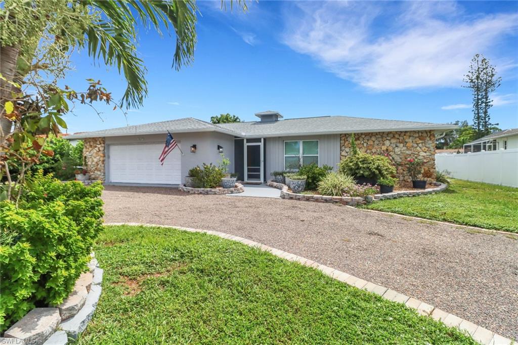 28215 Sunset Dr Property Photo 1