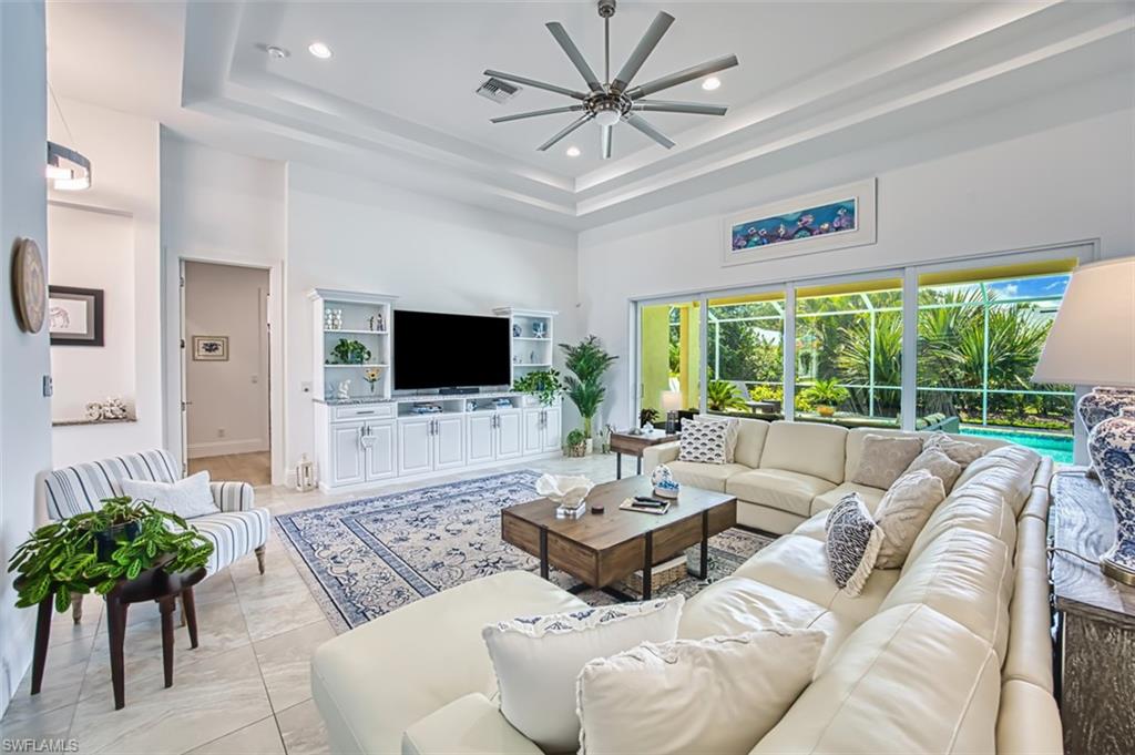 16 Willoughby DR