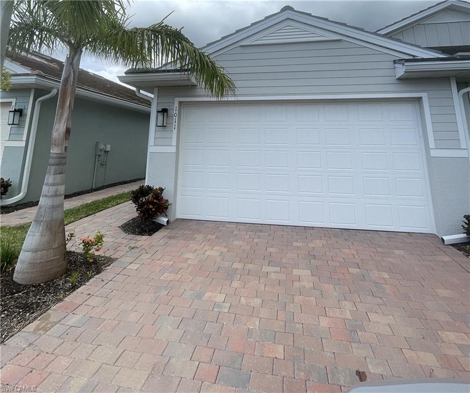 1011 Enbrook LOOP Property Photo 1