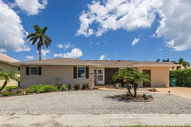 1207 Martinique Ct Property Photo 1