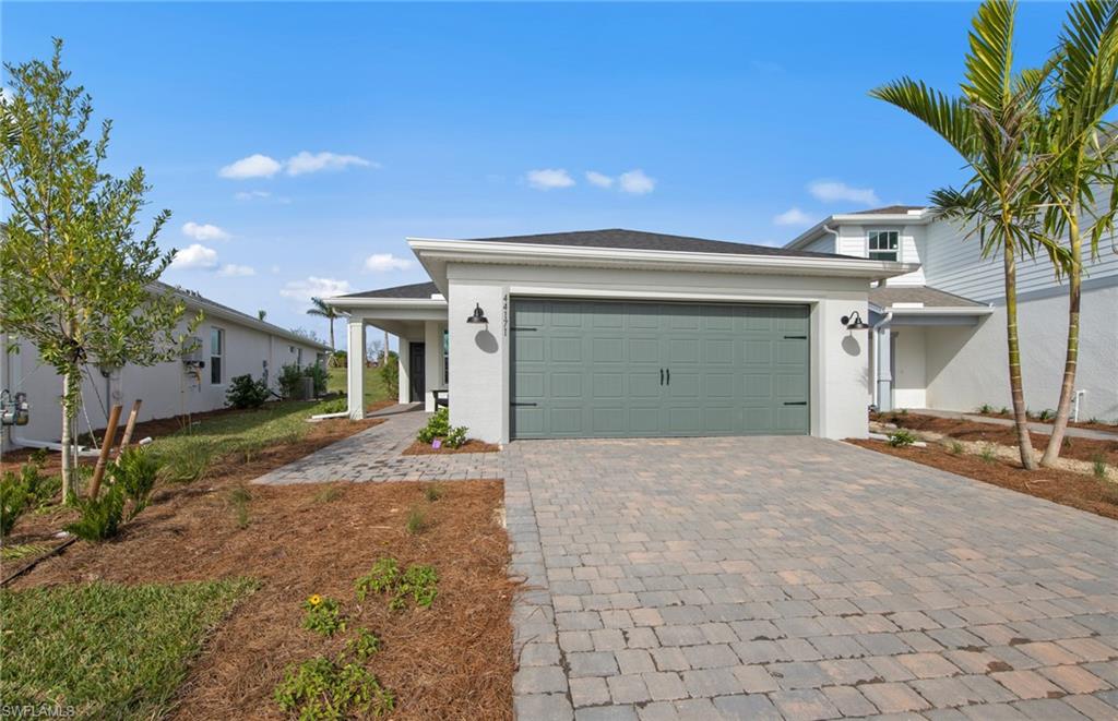 600 Oasis Lake Pl Property Photo 1