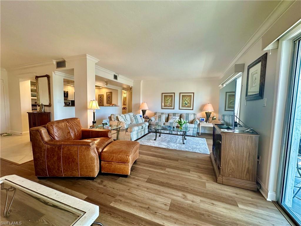 555 Park Shore Dr B403 Property Photo 3