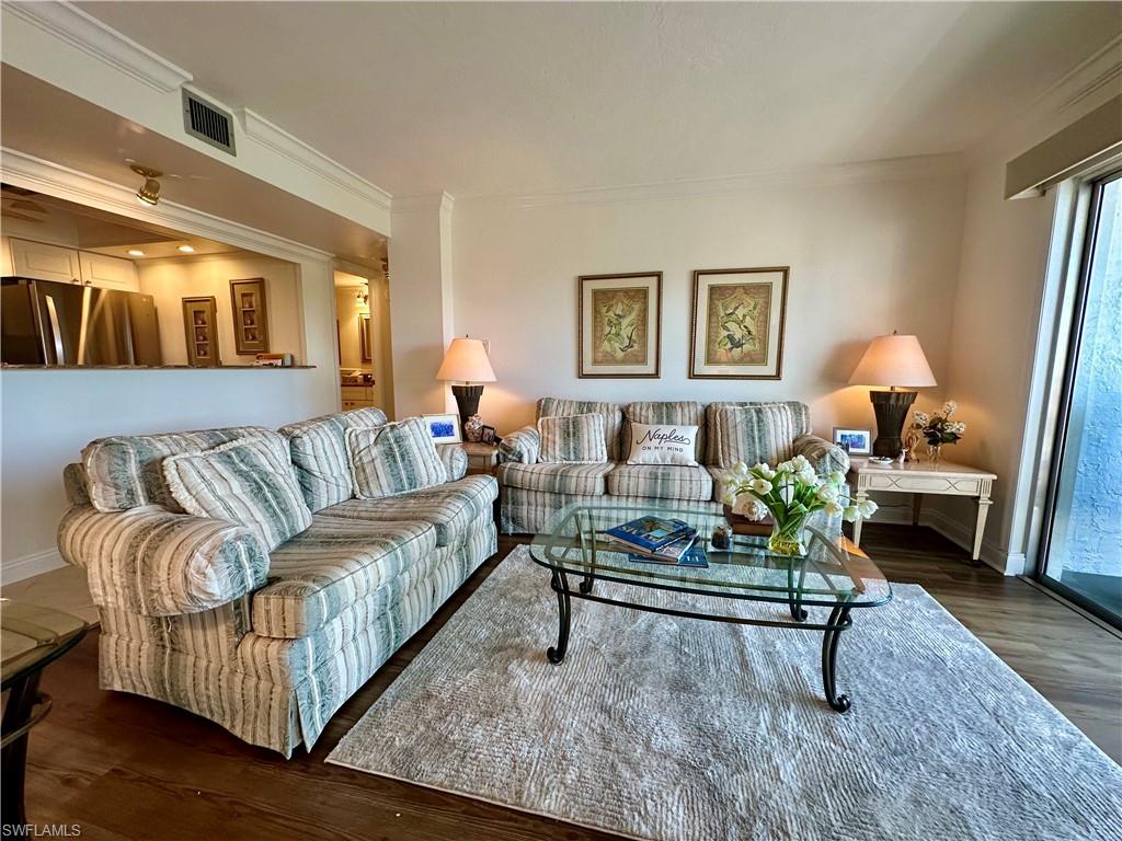 555 Park Shore Dr B403 Property Photo 10