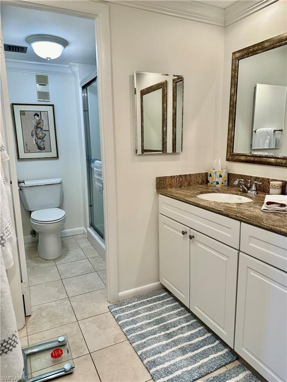 555 Park Shore Dr B403 Property Photo 25