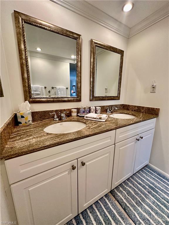 555 Park Shore Dr B403 Property Photo 28