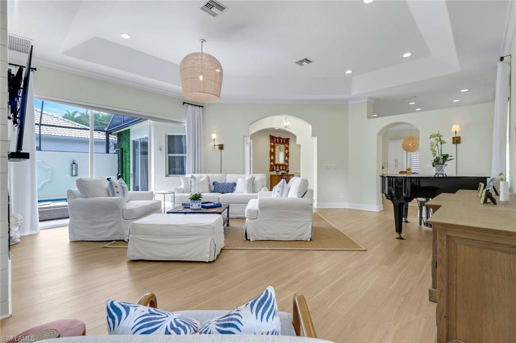 1123 Augusta Falls Way Property Photo 4