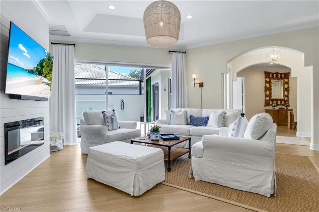 1123 Augusta Falls Way Property Photo 5