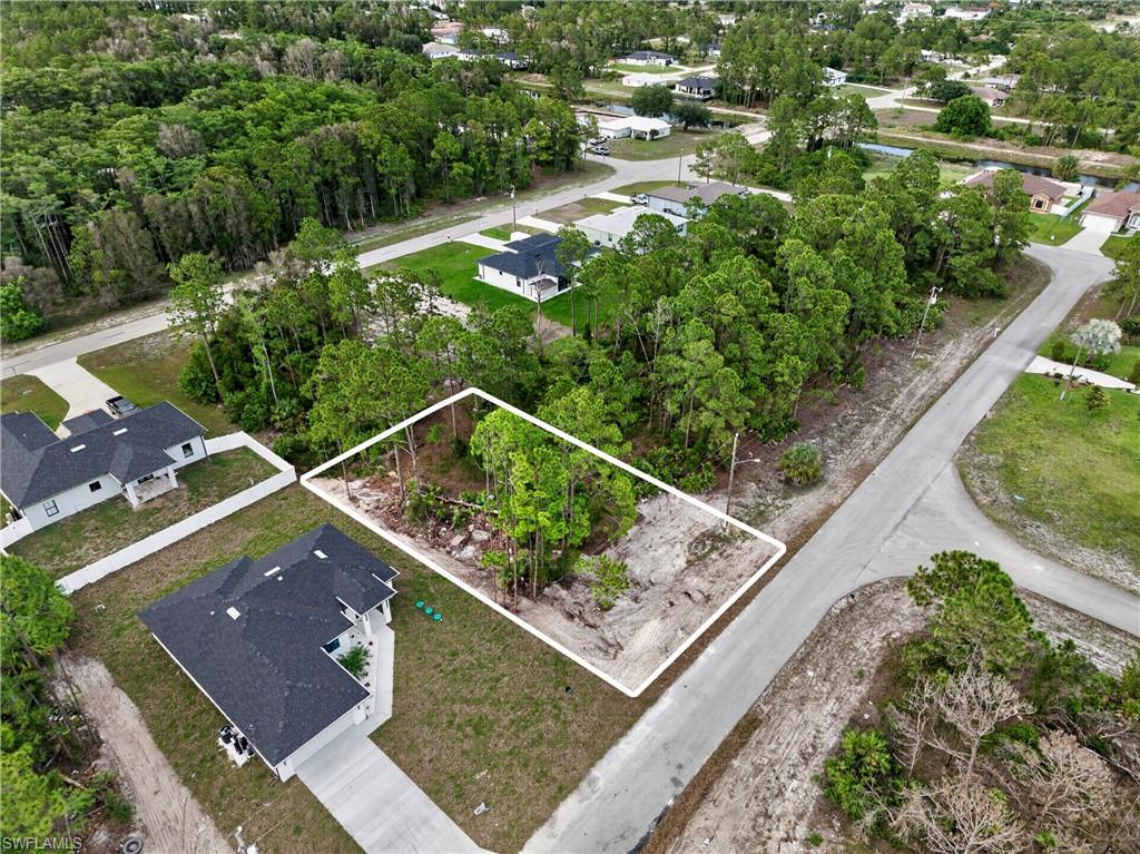 665 Ladd St Property Photo 3