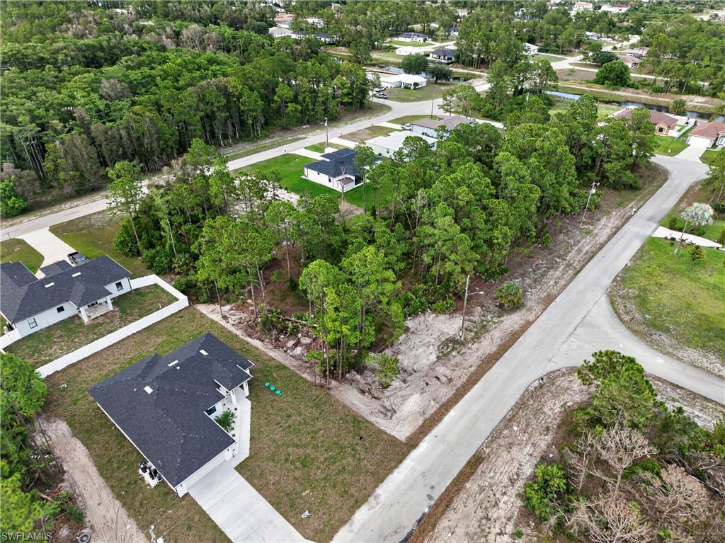 665 Ladd St Property Photo 4