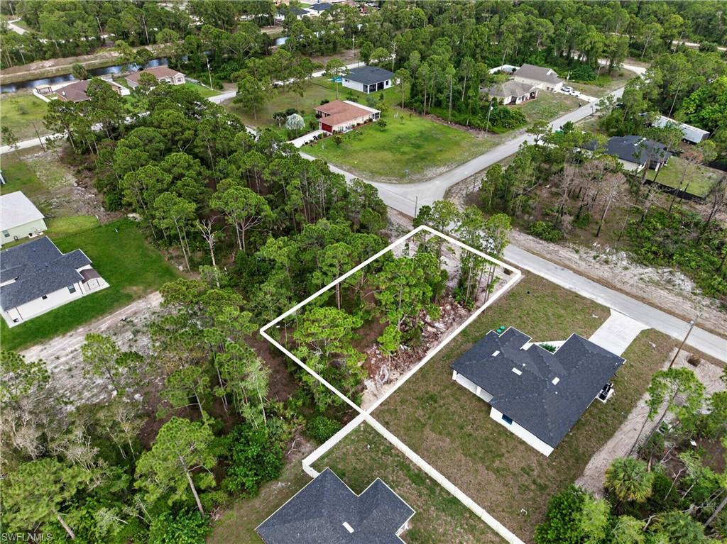 665 Ladd St Property Photo 10