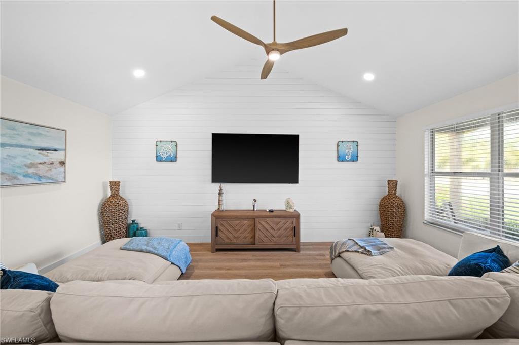 738 95th AVE N Property Photo 1