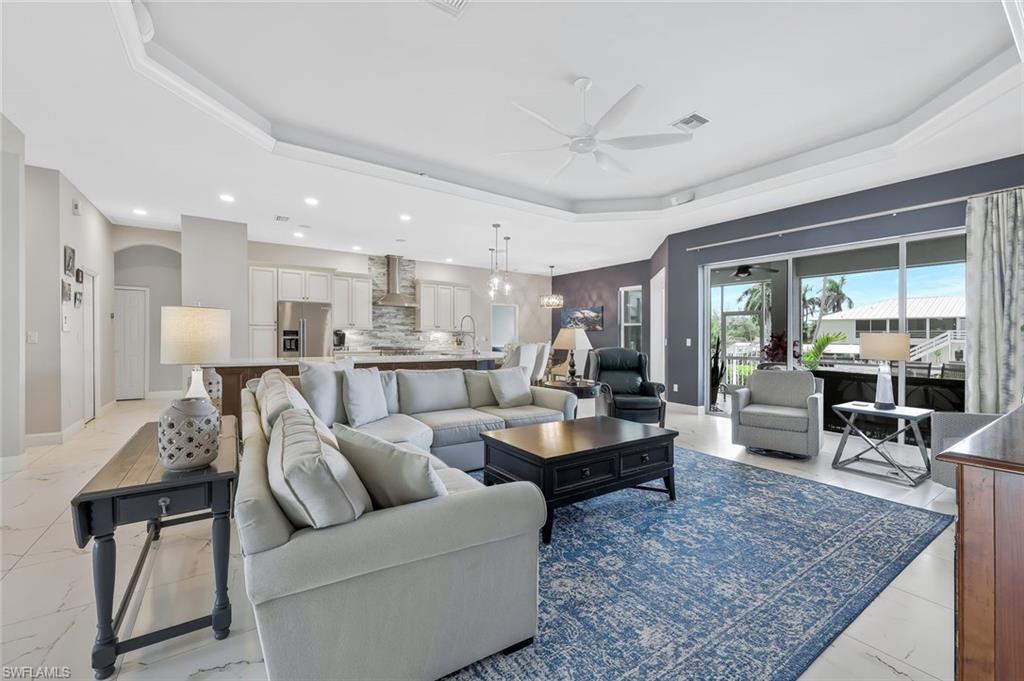 4837 Regal Dr Property Photo 4