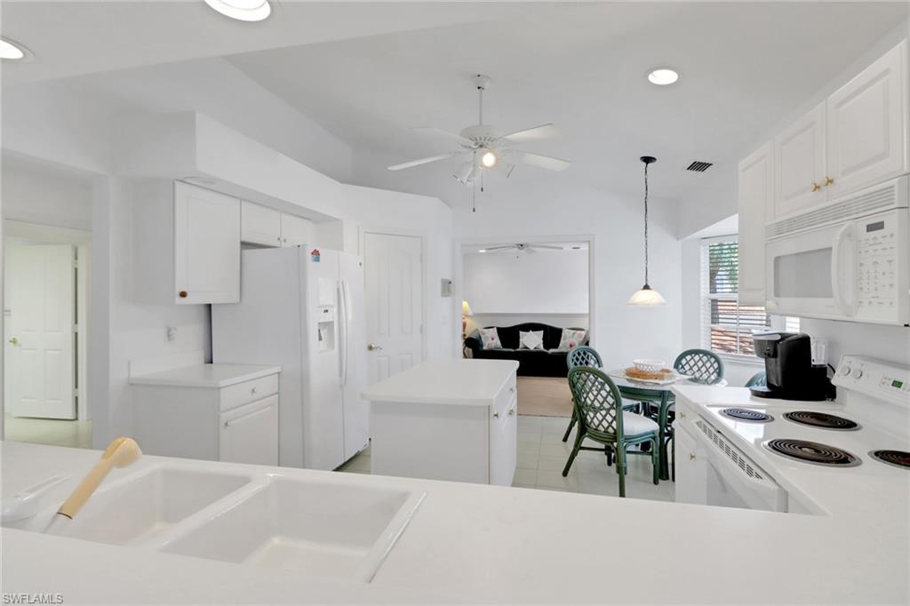 6180 Reserve Cir 203 Property Photo 6