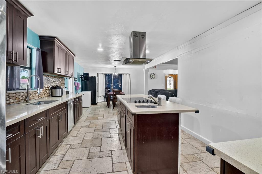 2503 E 5th St Property Photo 6