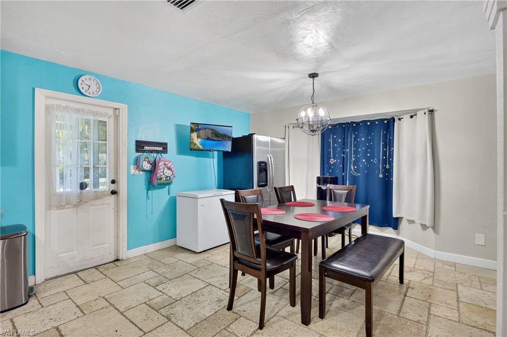 2503 E 5th St Property Photo 8