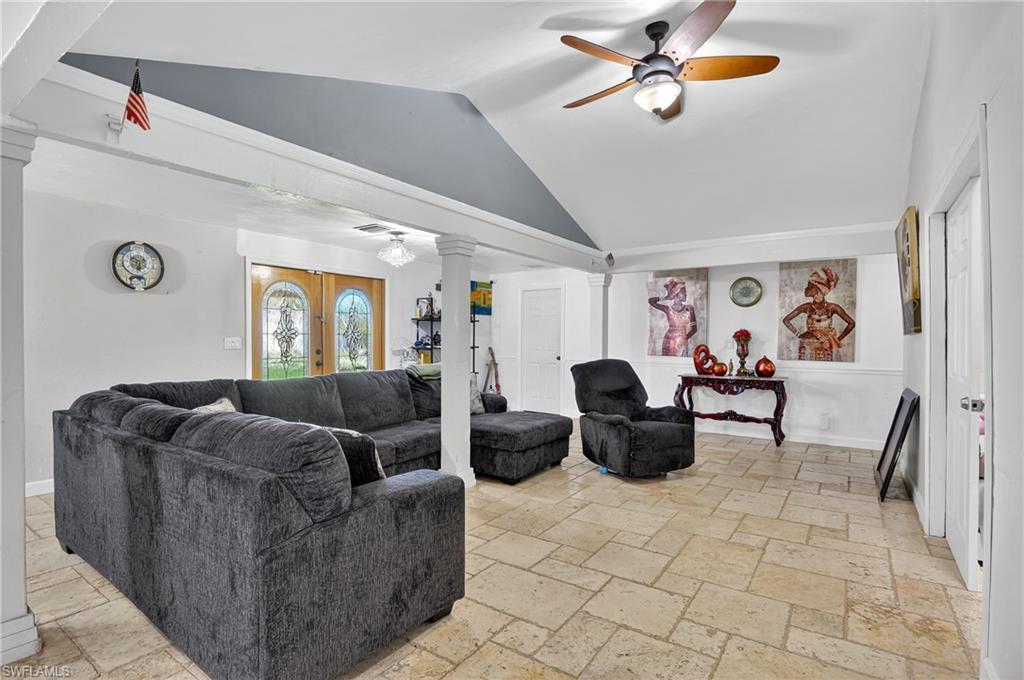 2503 E 5th St Property Photo 10