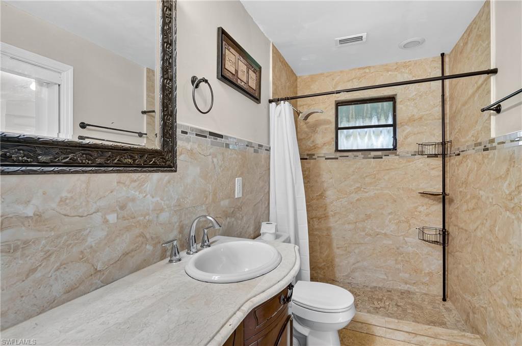 2503 E 5th St Property Photo 13