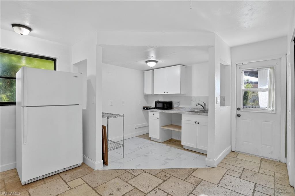 2503 E 5th St Property Photo 14