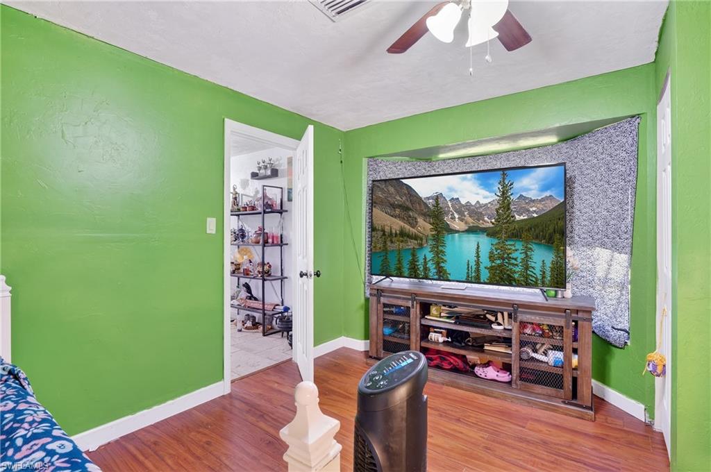 2503 E 5th St Property Photo 19