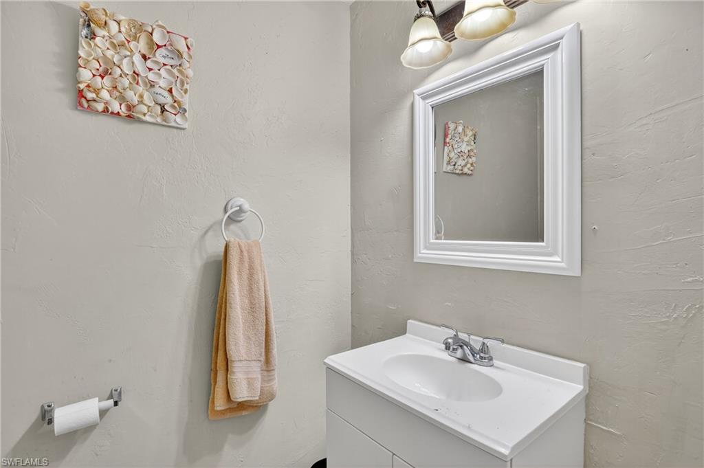 2503 E 5th St Property Photo 20