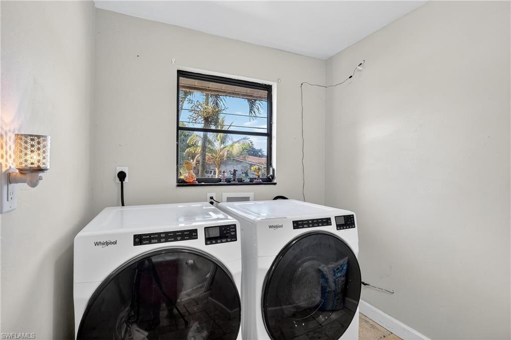 2503 E 5th St Property Photo 23