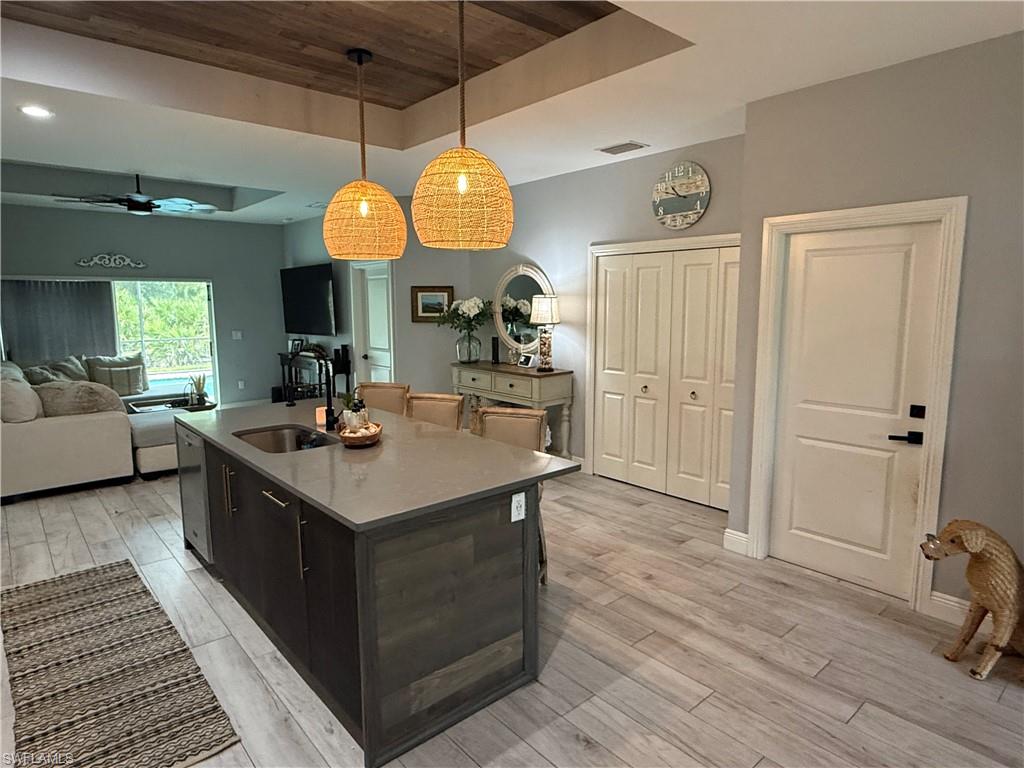 2131 22nd Ave Ne Property Photo 2