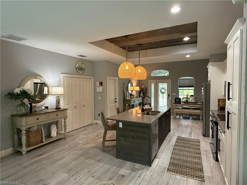 2131 22nd Ave Ne Property Photo 3