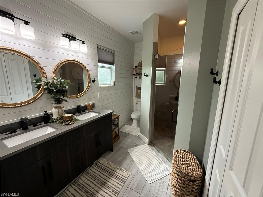 2131 22nd Ave Ne Property Photo 11