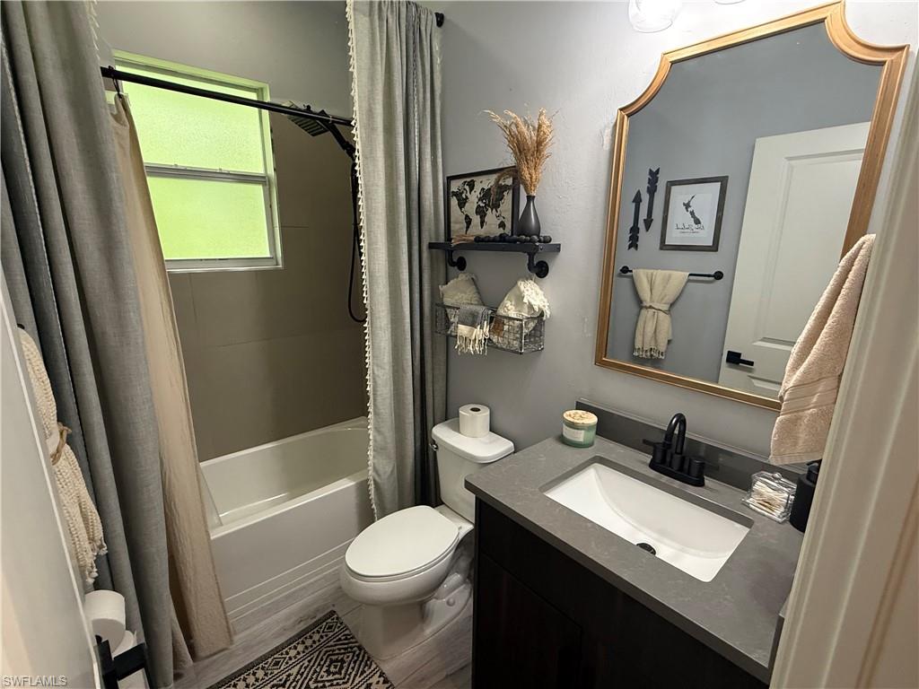 2131 22nd Ave Ne Property Photo 14