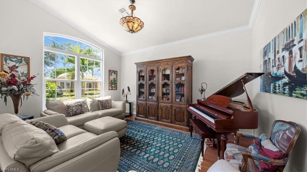 371 Burnt Pine Dr Property Photo 5